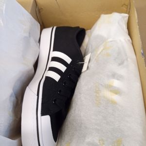 Big kids adidas Nizza shoes